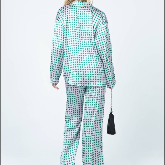 Satin suit set - Picture 3 of 3